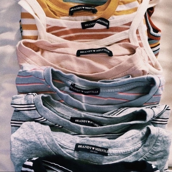 BRANDY MELVILLE Mystery Box 📦 😍 - Picture 3 of 5